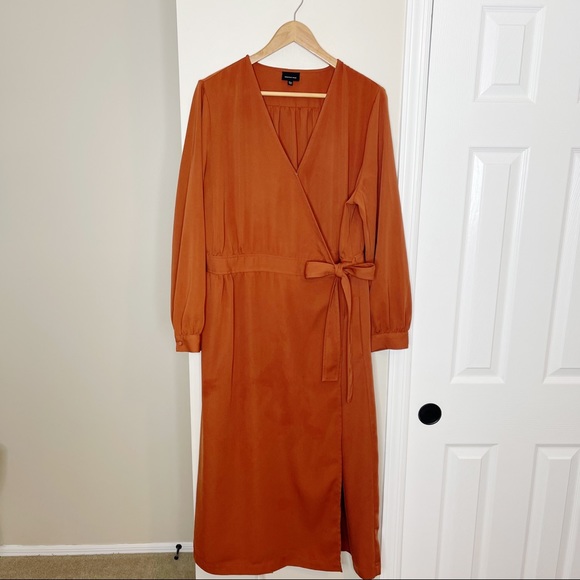 Who What Wear Balloon Sleeve V-Neck Wrap Dress - Picture 2 of 8